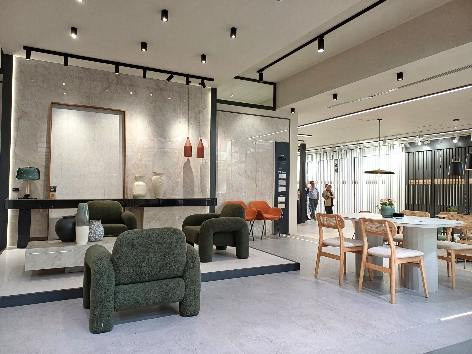 tendencias-ceramica- 2025-azulejos-brihuega Showroom de Prissmacer Cerámica.